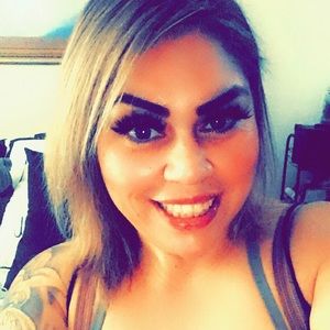 Meet your Posher, Latosha